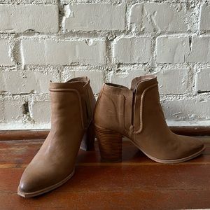 Size 8 - Crevo booties